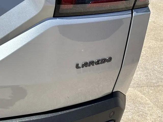 2026 Jeep Cherokee Laredo 4x4