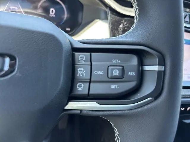 2026 Jeep Cherokee Laredo 4x4