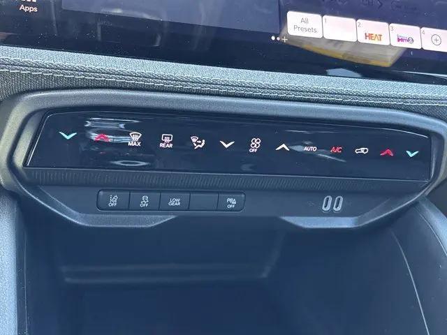 2026 Jeep Cherokee Laredo 4x4
