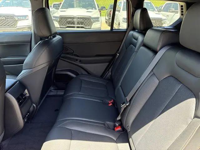 2026 Jeep Cherokee Overland 4x4