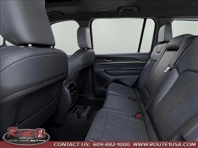 2026 Jeep Grand Cherokee L Altitude 4x4