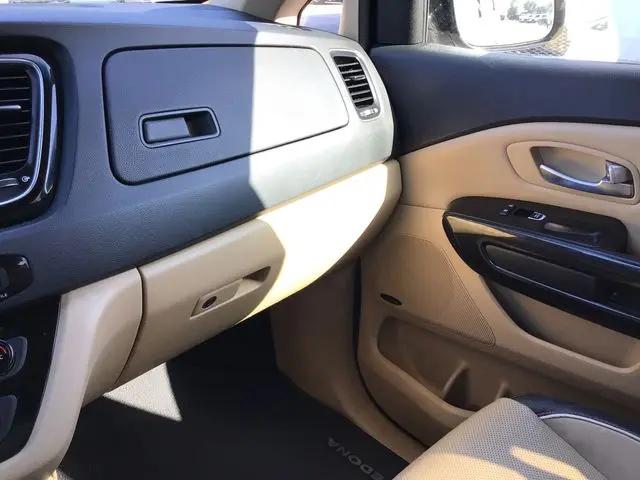2015 Kia Sedona SX