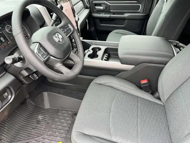 2026 Ram 3500 Big Horn Crew Cab 4x4 8' Box