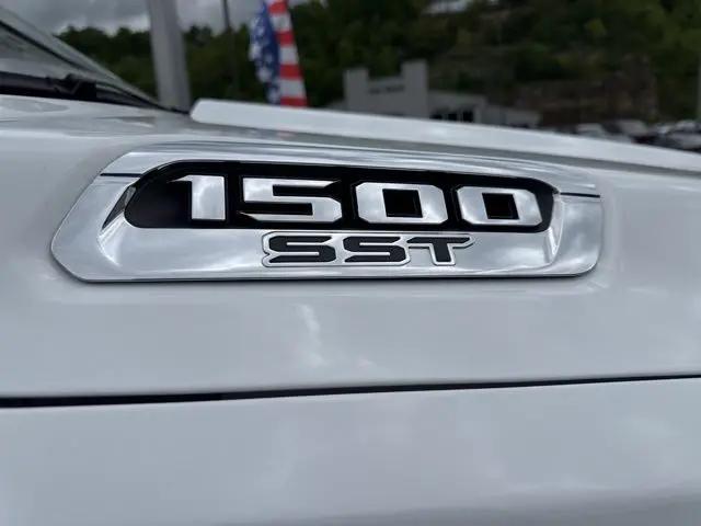 2025 Ram 1500 Big Horn Crew Cab 4x4 5'7" Box