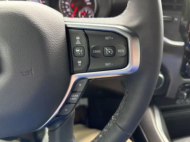 2025 Ram 1500 Big Horn Crew Cab 4x4 5'7" Box