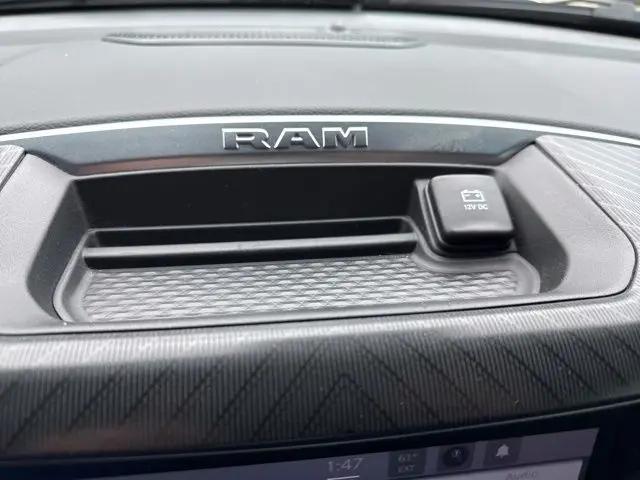 2025 Ram 1500 Big Horn Crew Cab 4x4 5'7" Box