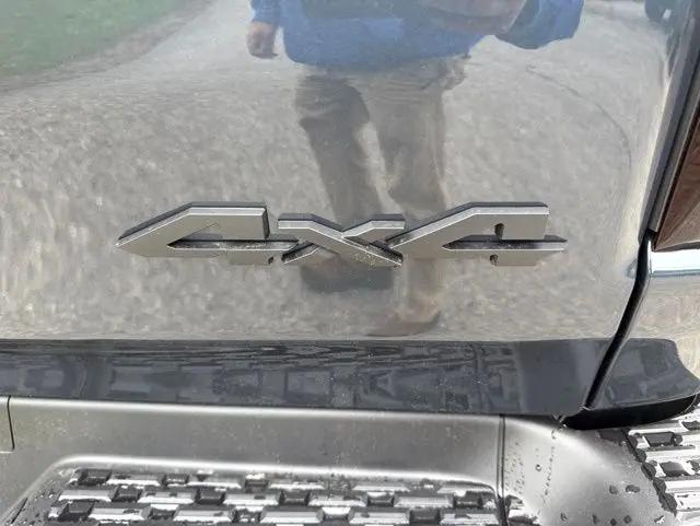 2026 Ram 1500 Express Crew Cab 4x4 5'7" Box