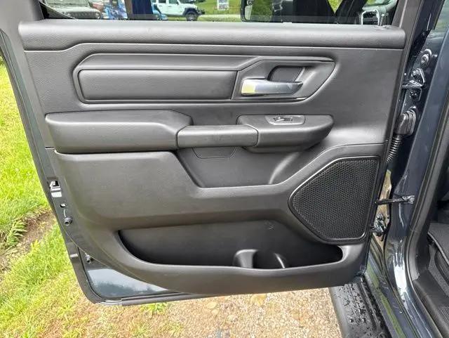 2026 Ram 1500 Express Crew Cab 4x4 5'7" Box