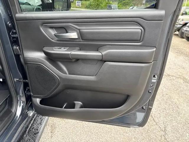2026 Ram 1500 Express Crew Cab 4x4 5'7" Box