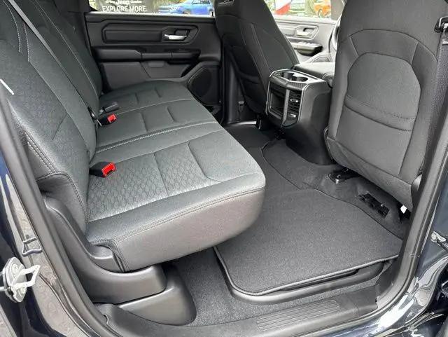 2026 Ram 1500 Express Crew Cab 4x4 5'7" Box