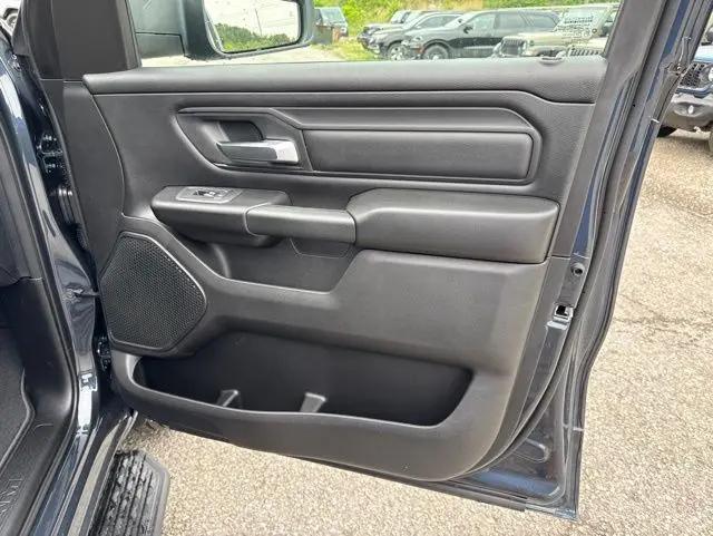 2026 Ram 1500 Express Crew Cab 4x4 5'7" Box