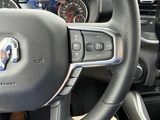 2026 Ram 1500 Express Crew Cab 4x4 5'7" Box