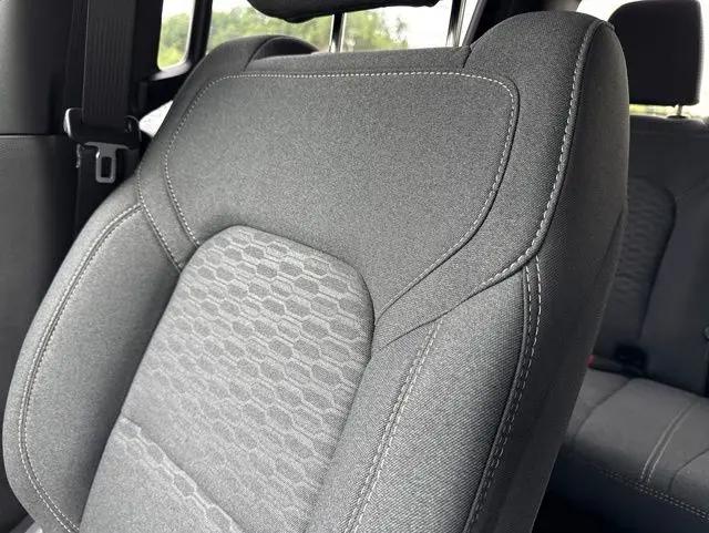 2026 Ram 1500 Express Crew Cab 4x4 5'7" Box