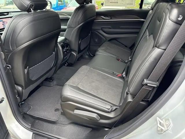 2026 Jeep Grand Cherokee L Altitude 4x4