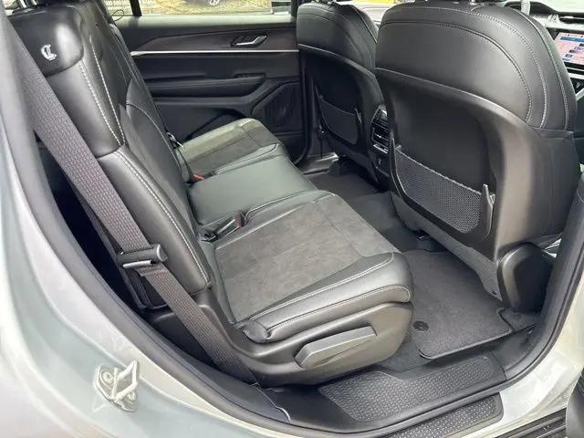 2026 Jeep Grand Cherokee L Altitude 4x4