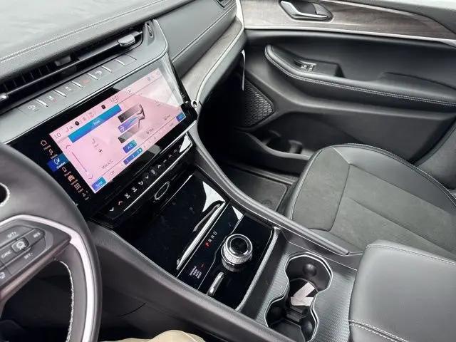 2026 Jeep Grand Cherokee L Altitude 4x4