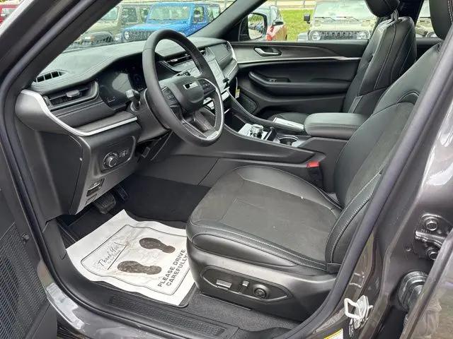 2026 Jeep Grand Cherokee L Altitude 4x4