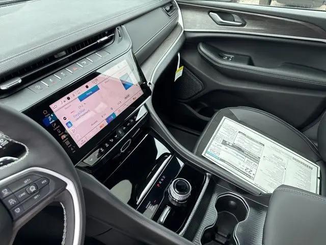 2026 Jeep Grand Cherokee L Altitude 4x4