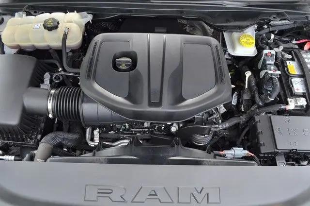 2025 Ram 1500 Big Horn Crew Cab 4x4 57 Box