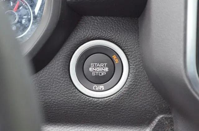 2025 Ram 1500 Big Horn Crew Cab 4x4 57 Box