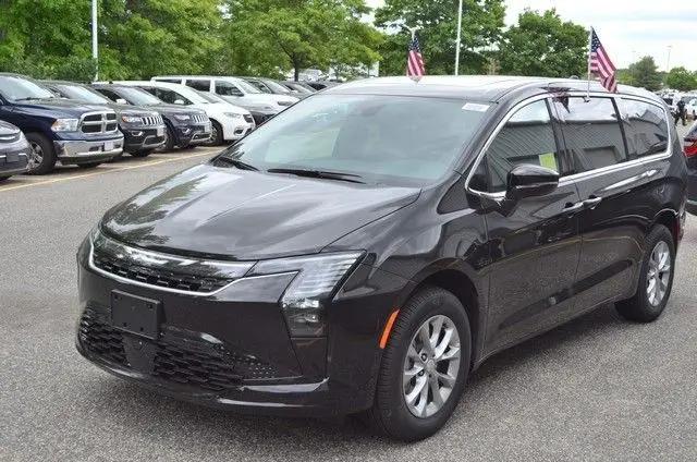 2027 Chrysler Pacifica Select AWD
