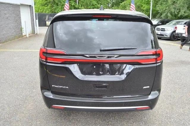2027 Chrysler Pacifica Select AWD