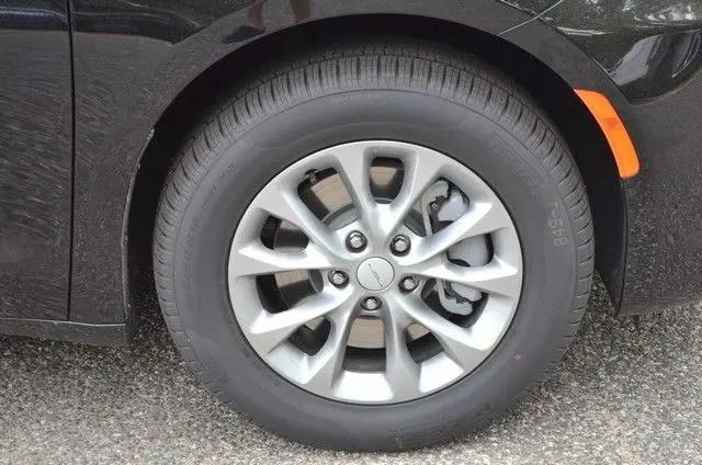 2027 Chrysler Pacifica Select AWD