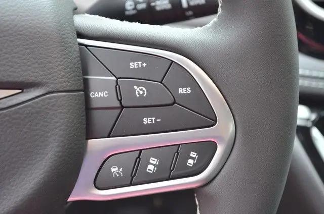 2027 Chrysler Pacifica Select AWD