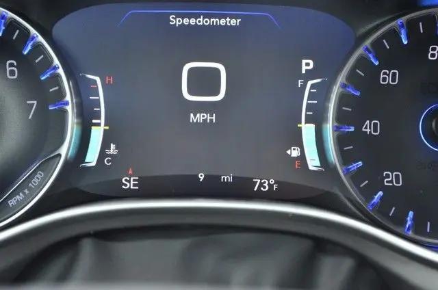 2027 Chrysler Pacifica Select AWD