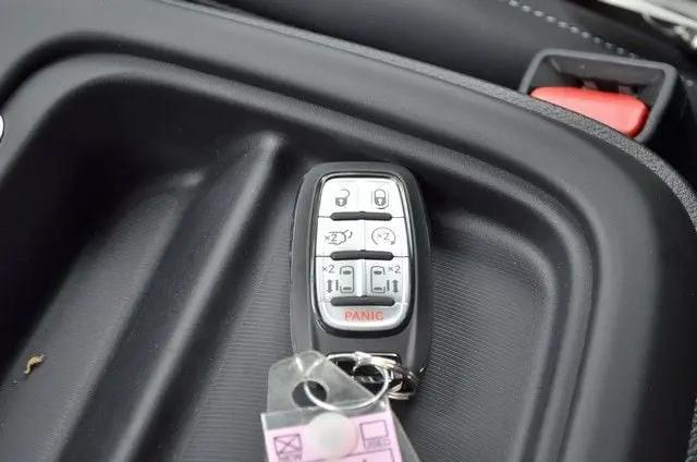 2027 Chrysler Pacifica Select AWD