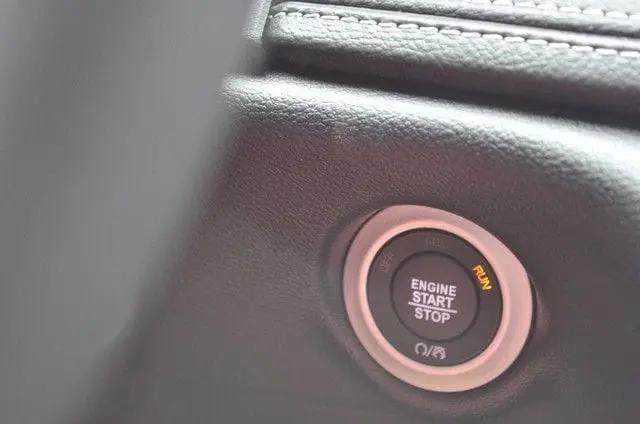 2027 Chrysler Pacifica Select AWD