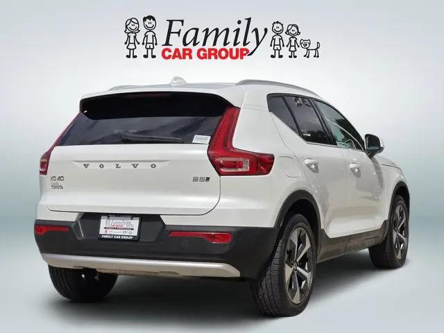 2023 Volvo XC40 B5 Ultimate Bright Theme