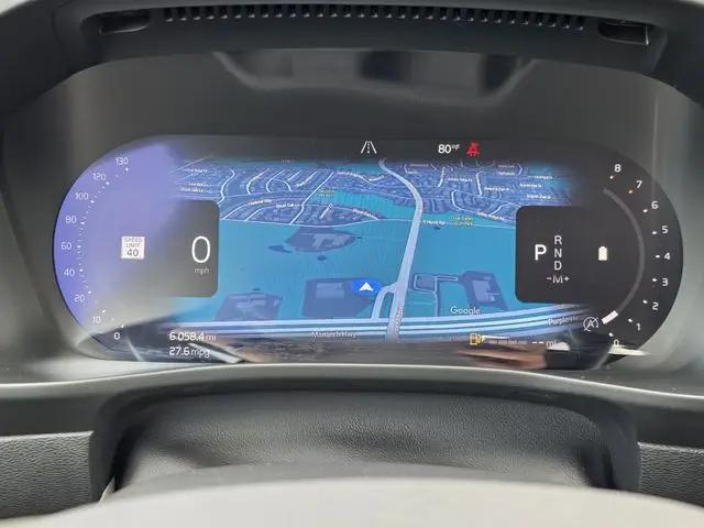 2023 Volvo XC40 B5 Ultimate Bright Theme