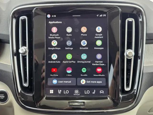 2023 Volvo XC40 B5 Ultimate Bright Theme
