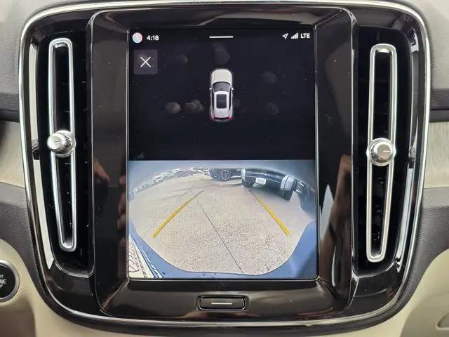 2023 Volvo XC40 B5 Ultimate Bright Theme