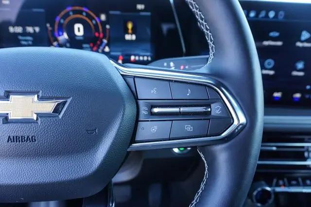 2026 Chevrolet Traverse AWD LT