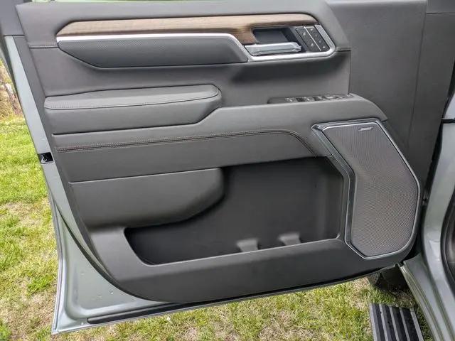 2026 Chevrolet Silverado 3500HD Crew Cab, Long Bed, High Country Dual Rear Wheel, RWD