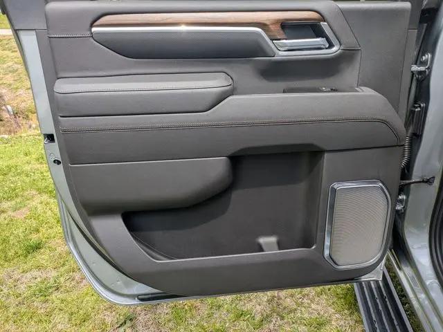 2026 Chevrolet Silverado 3500HD Crew Cab, Long Bed, High Country Dual Rear Wheel, RWD