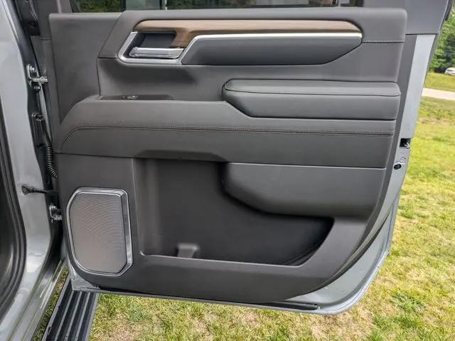 2026 Chevrolet Silverado 3500HD Crew Cab, Long Bed, High Country Dual Rear Wheel, RWD