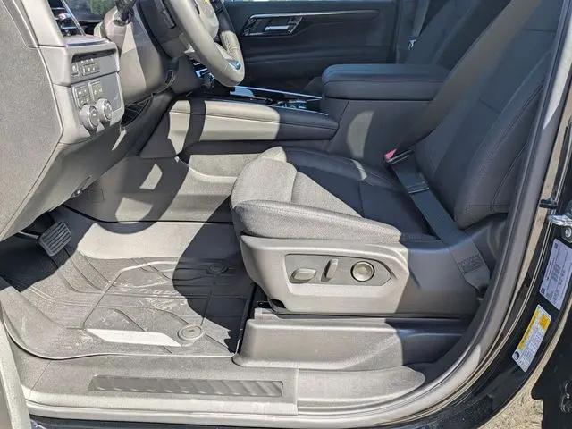 2026 Chevrolet Suburban LS, 4WD