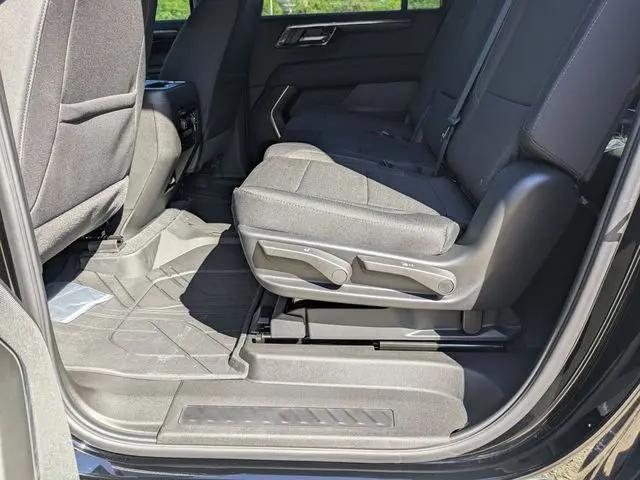 2026 Chevrolet Suburban LS, 4WD