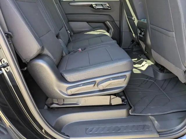2026 Chevrolet Suburban LS, 4WD