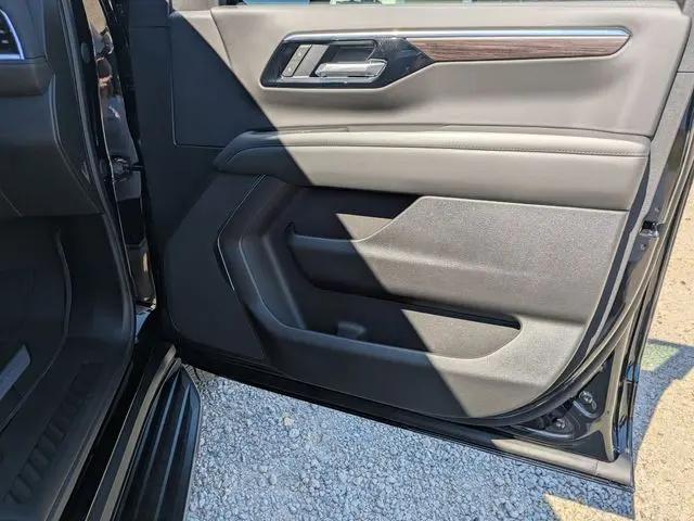 2026 Chevrolet Suburban LS, 4WD