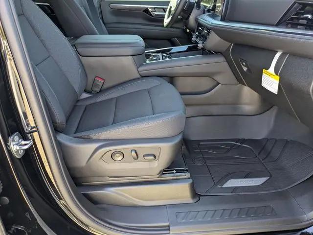 2026 Chevrolet Suburban LS, 4WD