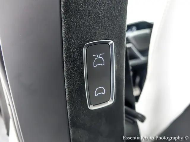 2022 Tesla Model X Dual Motor All-Wheel Drive