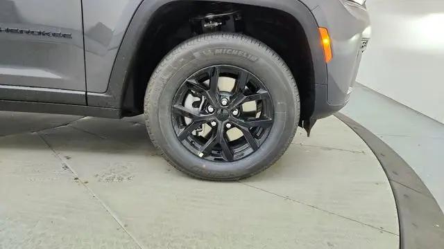 2026 Jeep Grand Cherokee L Altitude 4x4