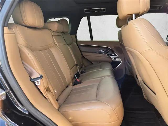2023 Land Rover Range Rover P530 SE
