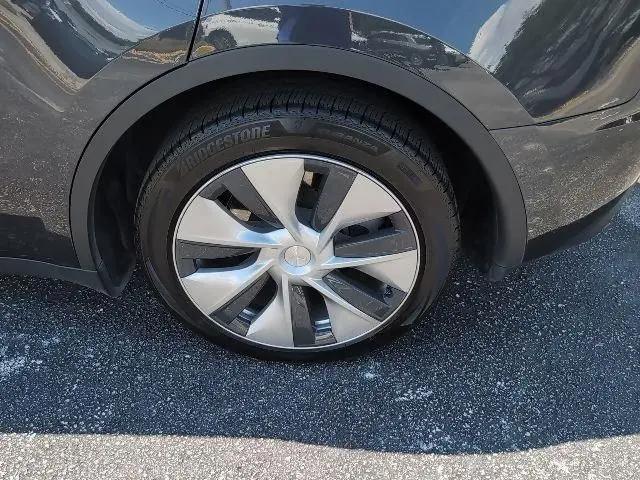 2024 Tesla Model Y Long Range Single Motor Rear-Wheel Drive