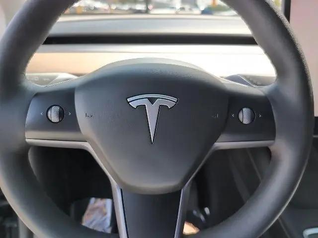 2024 Tesla Model Y Long Range Single Motor Rear-Wheel Drive