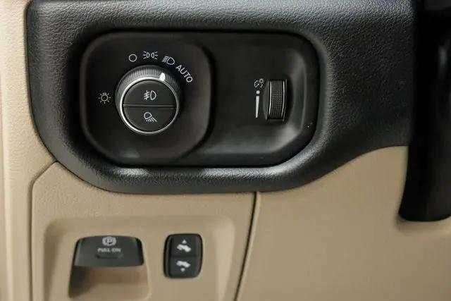 2021 Ram 1500 Big Horn Crew Cab 4x2 5'7" Box